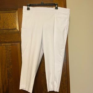 Like new ladies capris